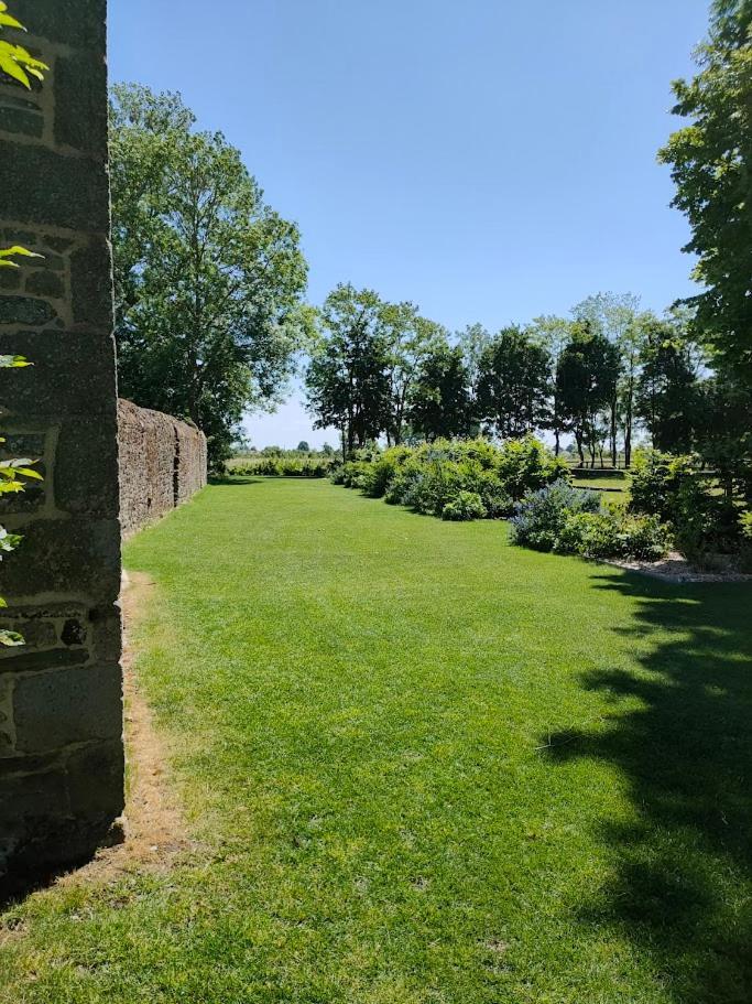 Hotel Domaine Du Manoir De Vains Exterior foto